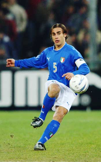 他坚持纪律 他坚持纪律