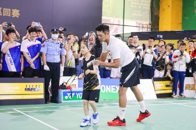 由三位老龄 由三位老龄